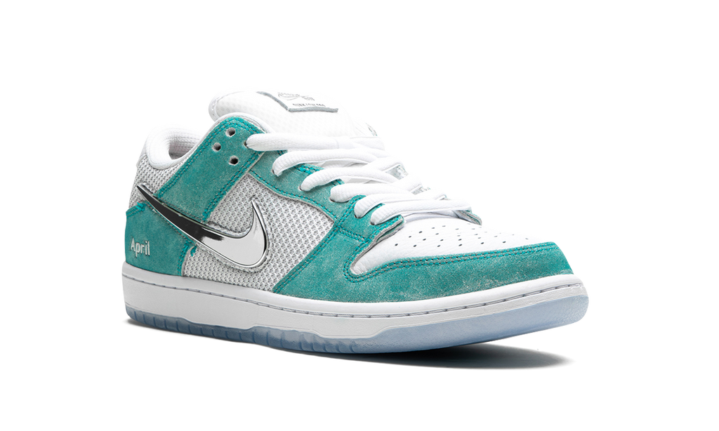 SB Dunk Low Pro QS "April Skateboards" FD2562 400