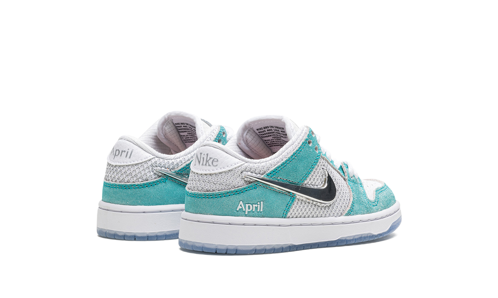 SB Dunk Low Pro QS PS "April Skateboards" FZ6106 300