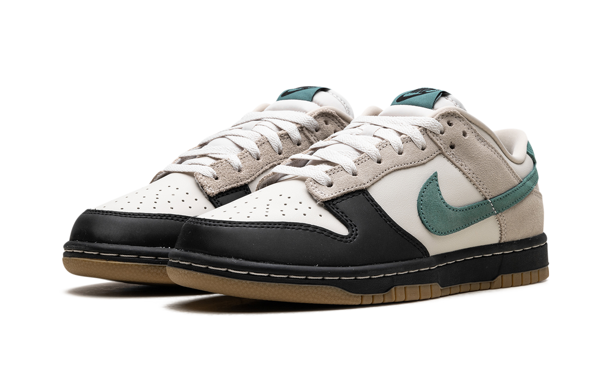Dunk Low "Brown Bicoastal" HQ3483 104