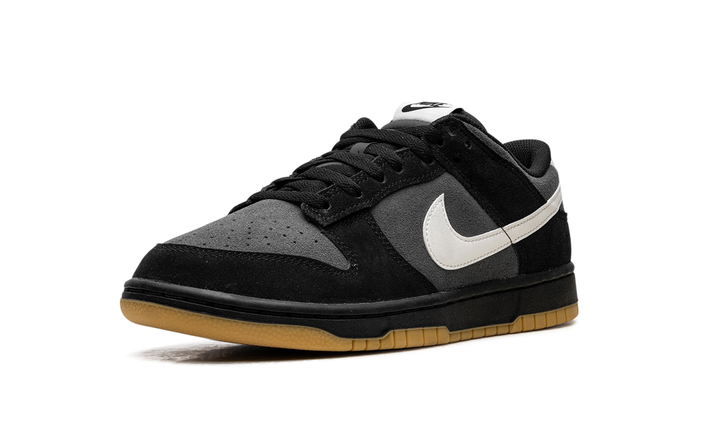 Dunk Low SE "Black Grey Gum" HQ1931 001