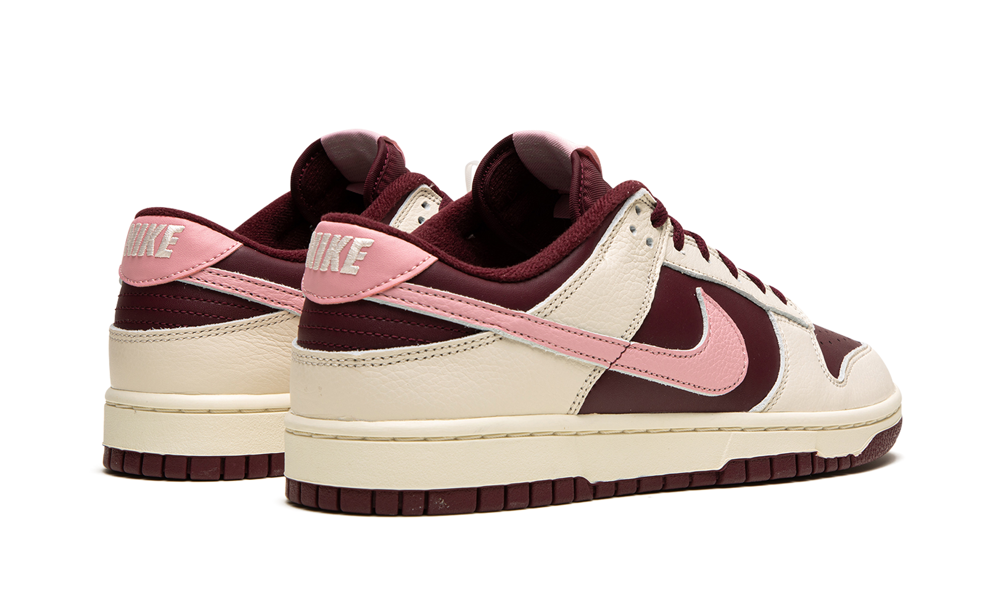 Dunk Low Retro PRM "Valentine's Day 2023" DR9705 100