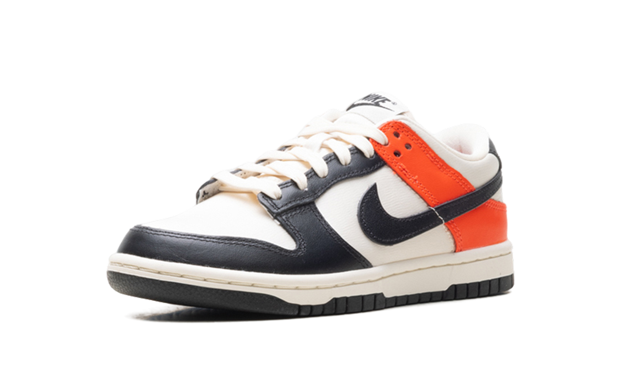 Dunk Low WMNS "Black Toe Bright Crimson" HQ3423 635