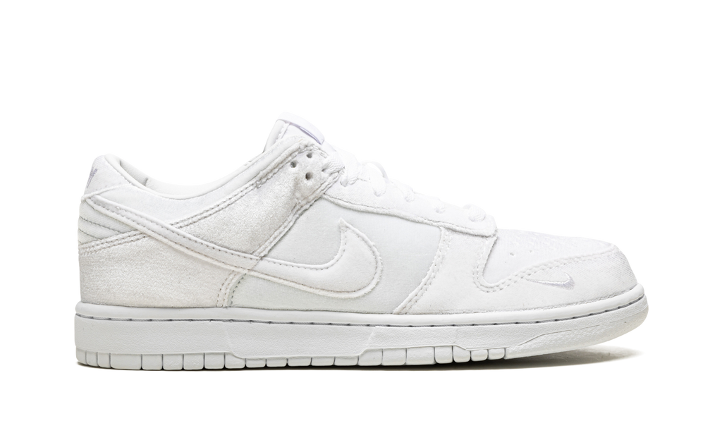 Dunk Low "Dove Street Market Triple White Velvet" DH2686 100