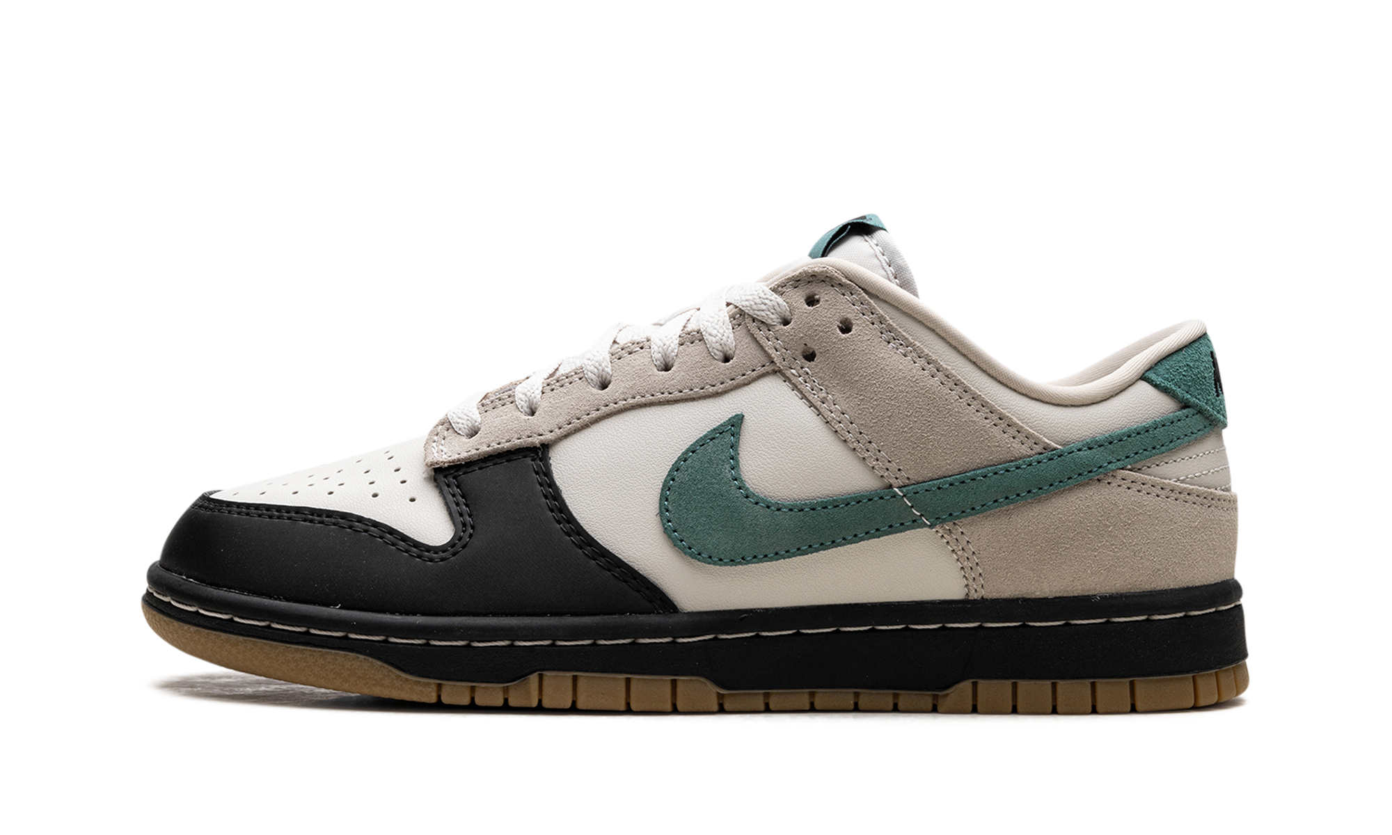 Dunk Low "Brown Bicoastal" HQ3483 104
