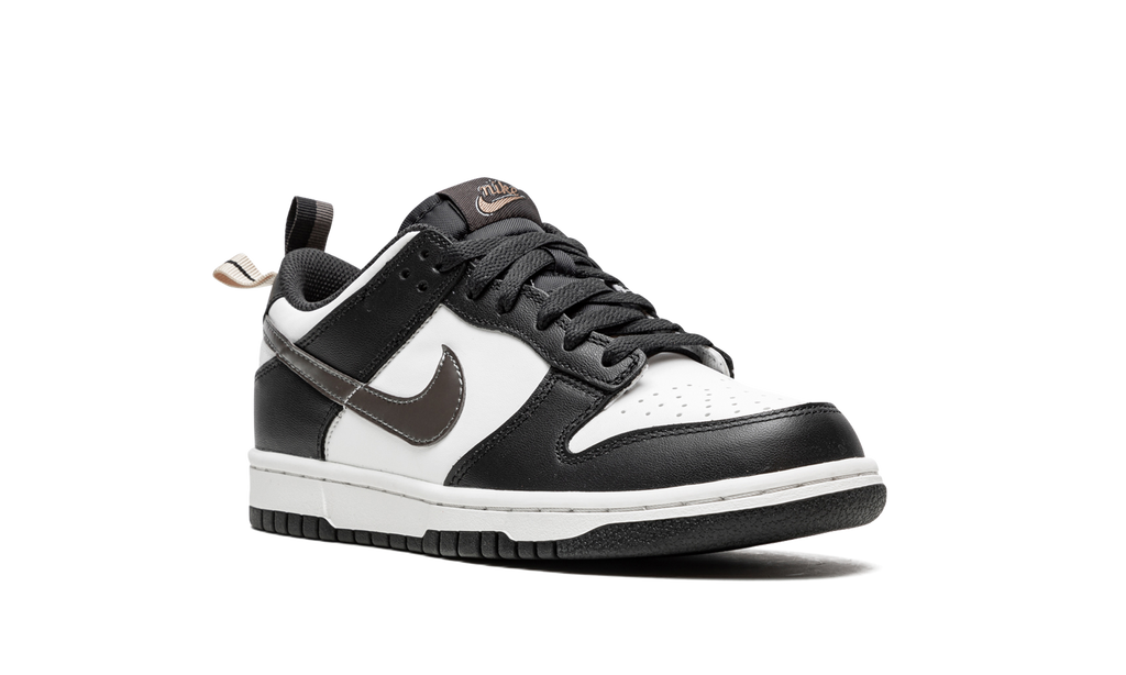 Dunk Low "Black White Metallic" DH9764 001