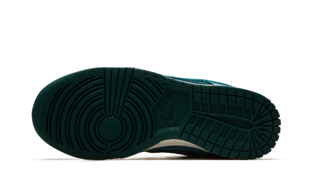 DUNK LO MNS WMNS "Green Velvet" DZ5224 300