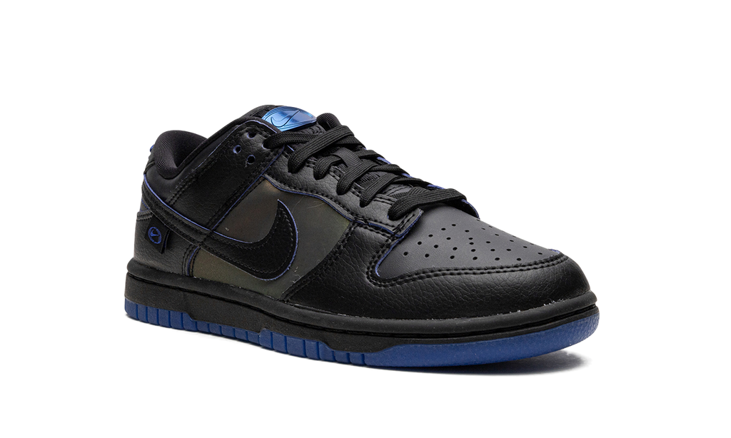 DUNK LO MNS WMNS "Black Royal Iridescent" FB1842 001