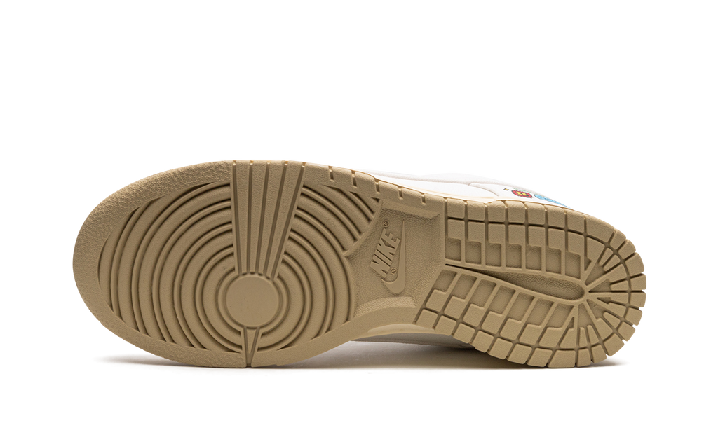 DUNK LO MNS WMNS "The Future is Equal" FD0868 133