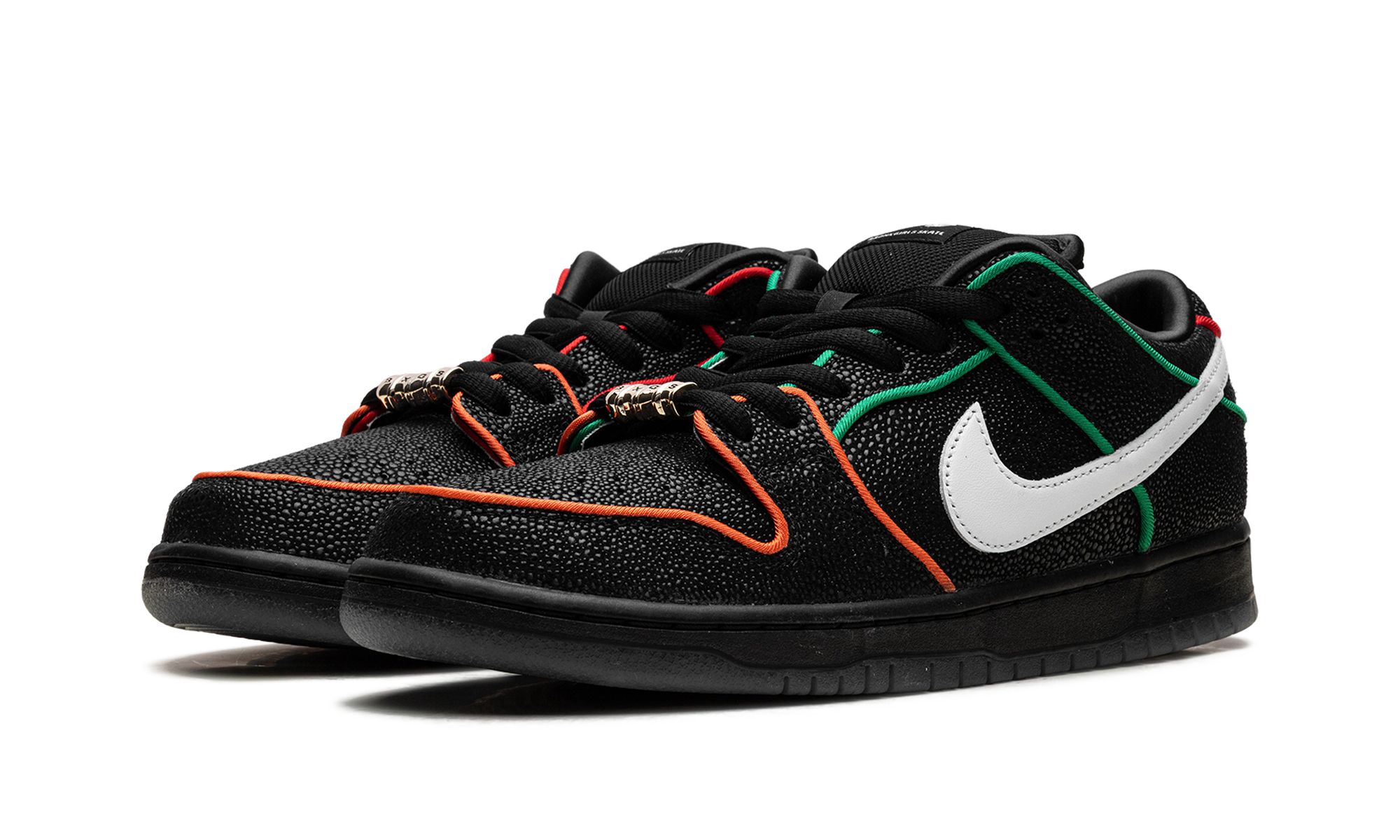 SB Dunk Low "Bronx Girls Skate" HV1664 001