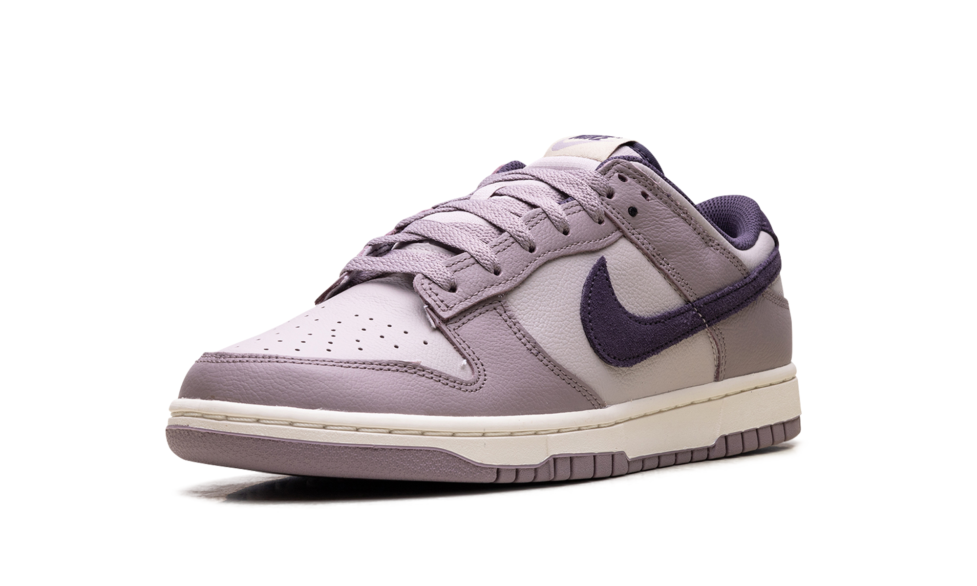 Dunk Low SE "Light Violet Ore" HQ3642 202