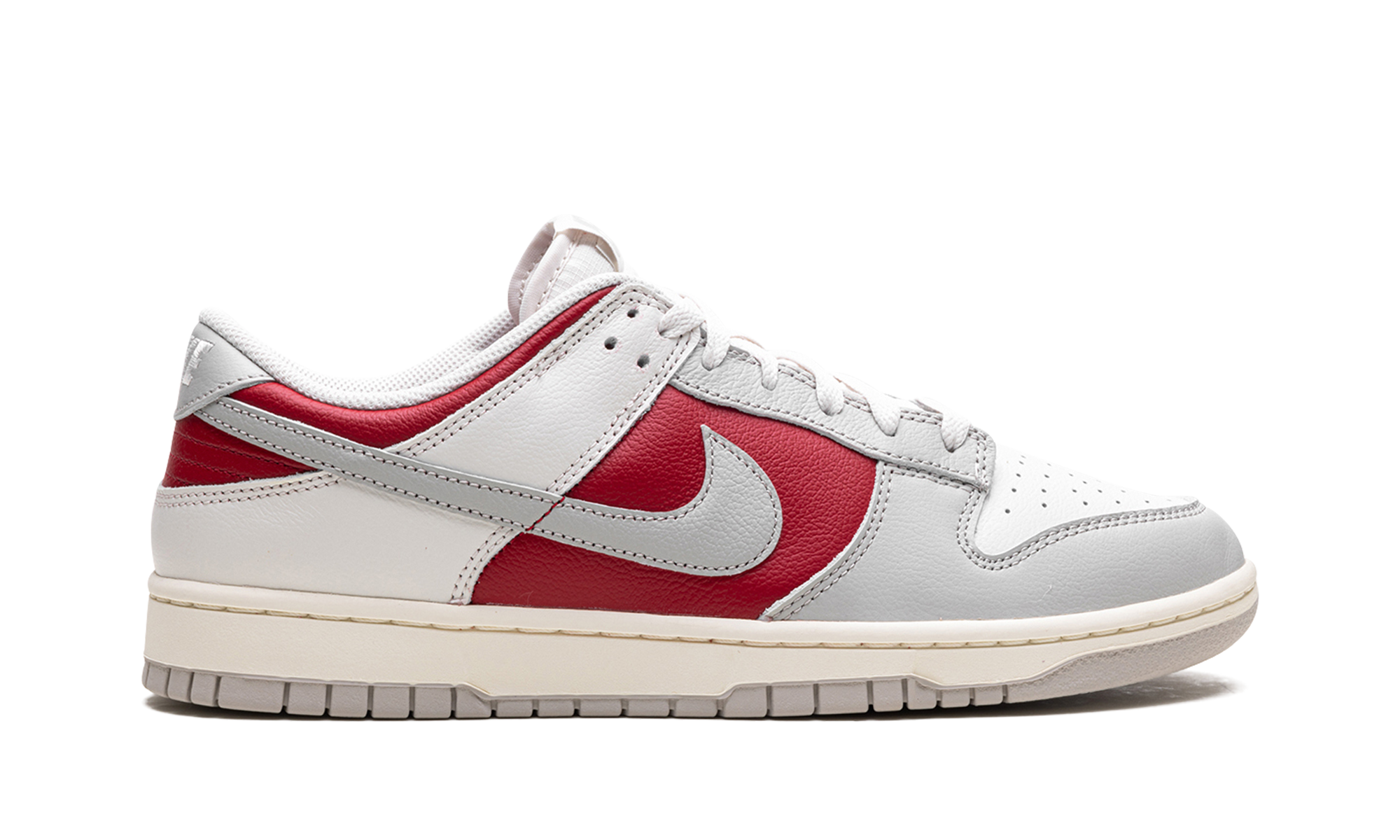 Dunk Low "Ultraman" HJ9093 030