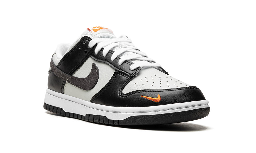 Dunk Low "Black/Total Orange" FN7808 001